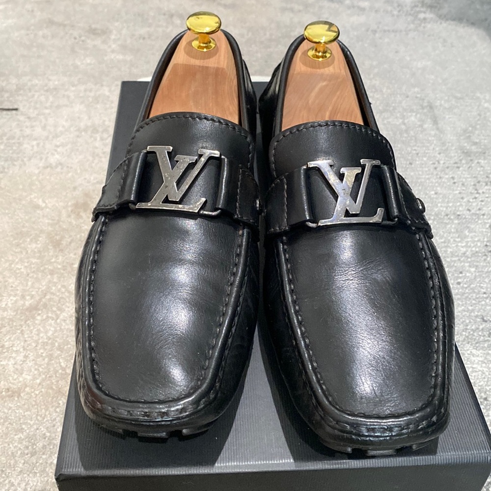 100% authentic Like new Louis Vuitton Monte Carlos in black